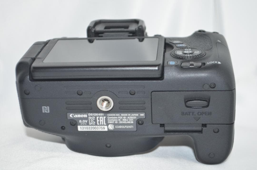 美品 Canon キャノン EOS 8000D レンズキット