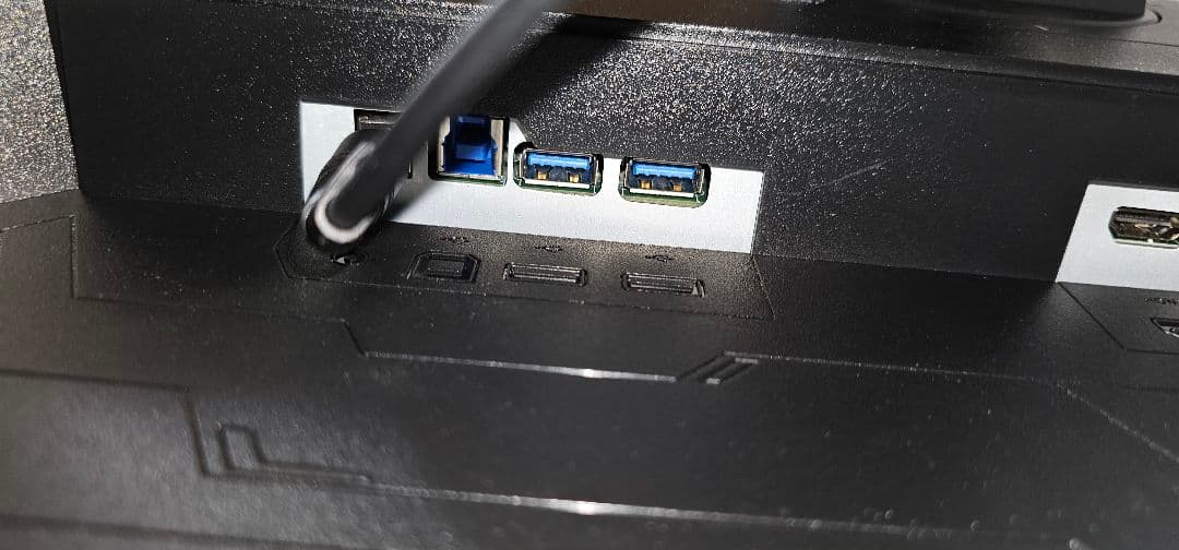 ASUS 28インチ 4K 144hz ゲーミングモニター VG28UQL1