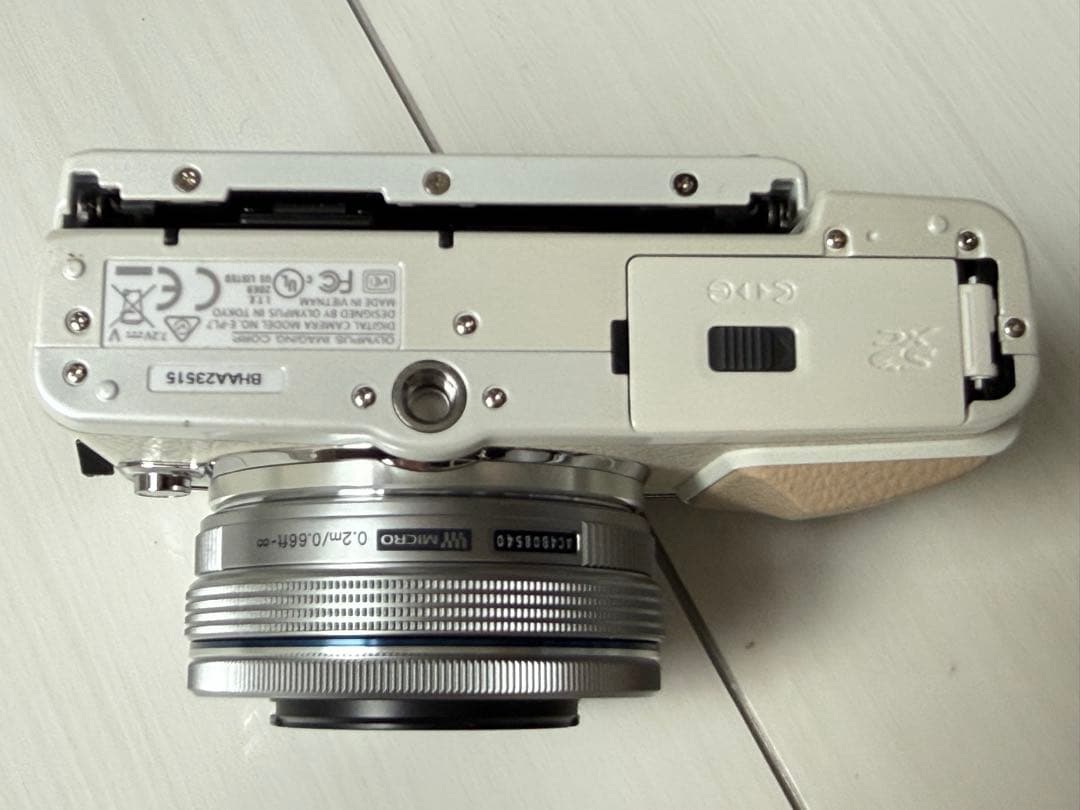【おまけ多数】OLYMPUS PEN Lite E-PL7 ダブルズームキット