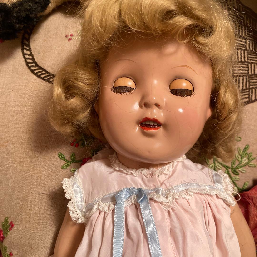 ビンテージ金髪ドールレース付きドレス