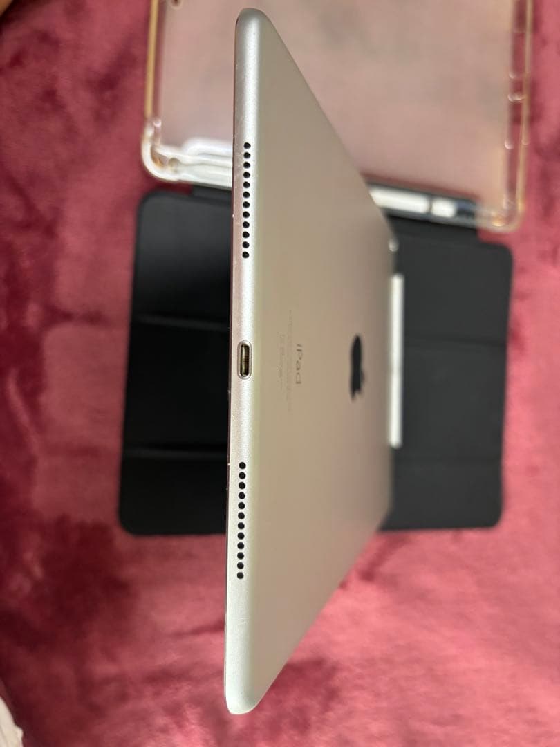 Apple iPad シルバー 9.7インチ カバーApplepencil付き