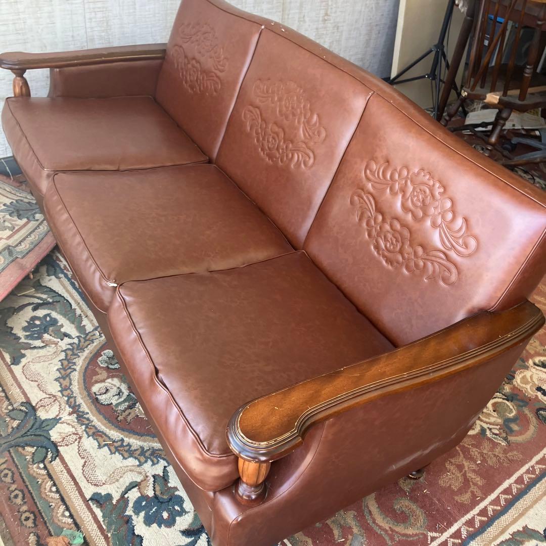 昭和レトロ オールドカリモク 古家具 三人掛けレザーソファー アームチェア 装飾