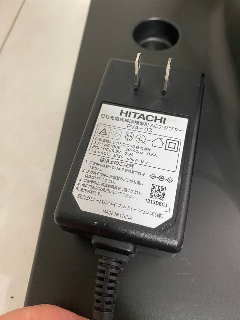 HITACHI コードレス掃除機 PV-BH900H　バッテリーの状態良好