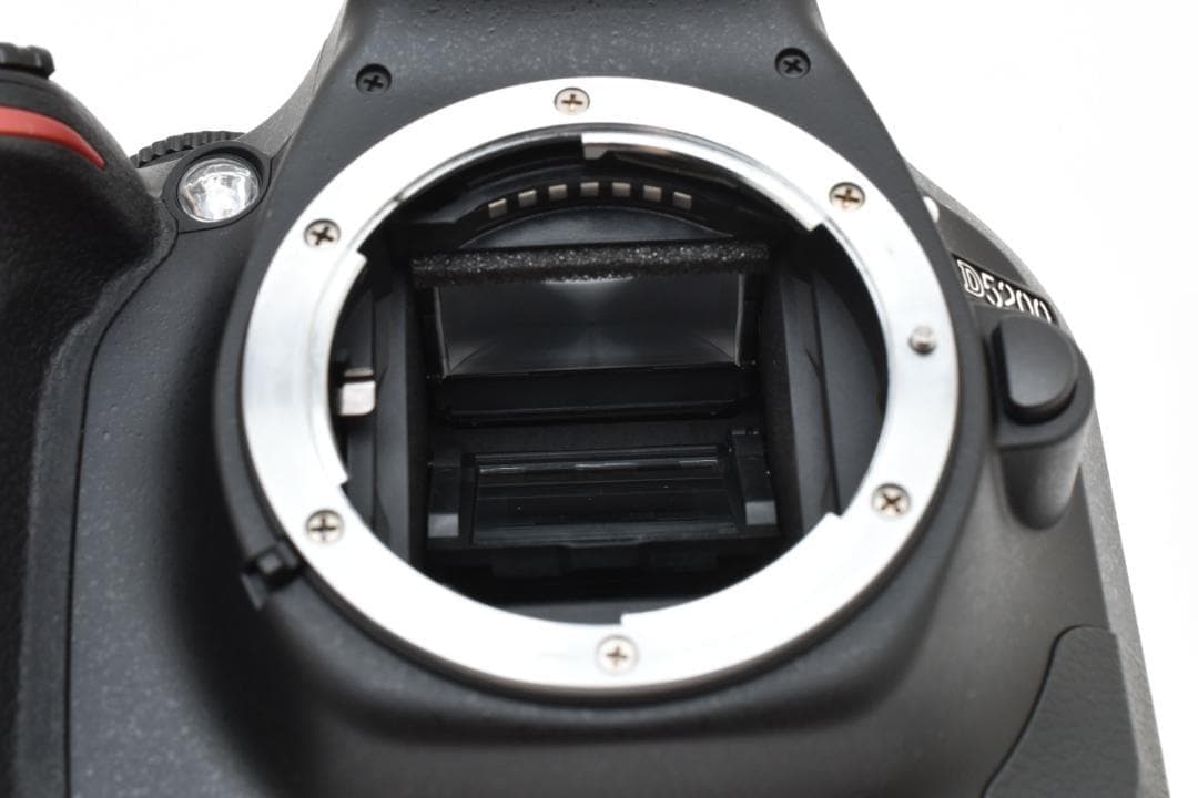 超美品 NIKON D5200 デジタル ショット枚数　11492枚 M707