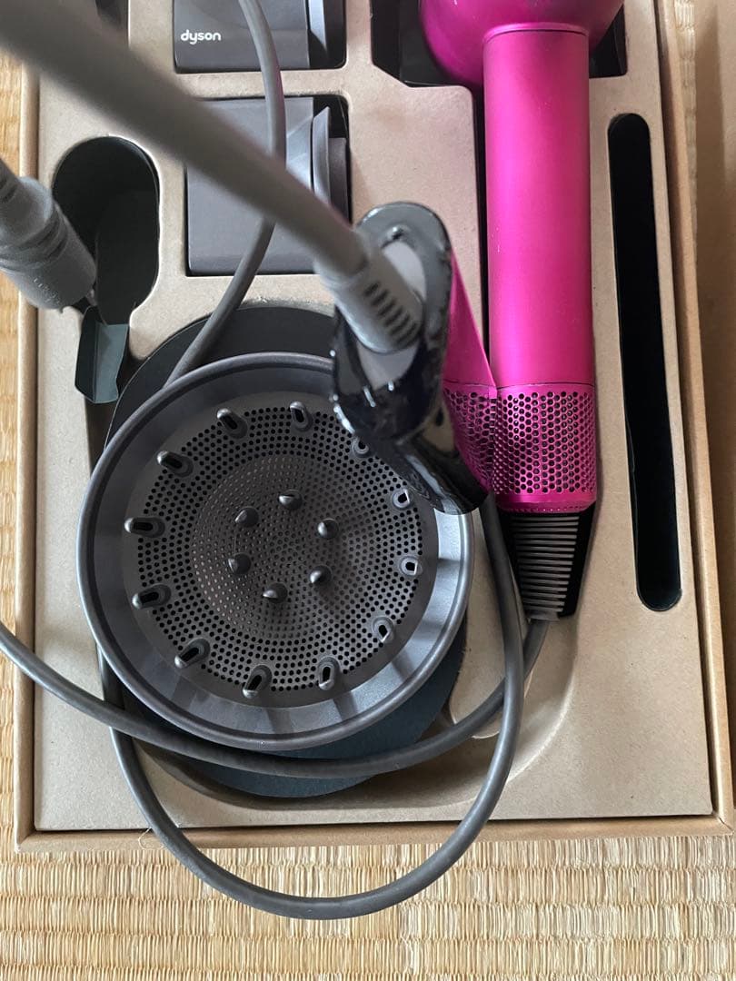 ダイソン　ドライヤー　Dyson Supersonic ヘアドライヤー ピンク