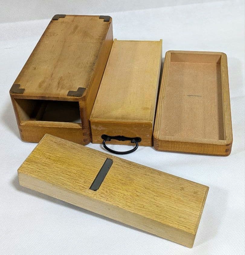 鰹節削り器【宗近】東京製　木製　本職用　かつ箱　鰹節削り器　かつお節削り器