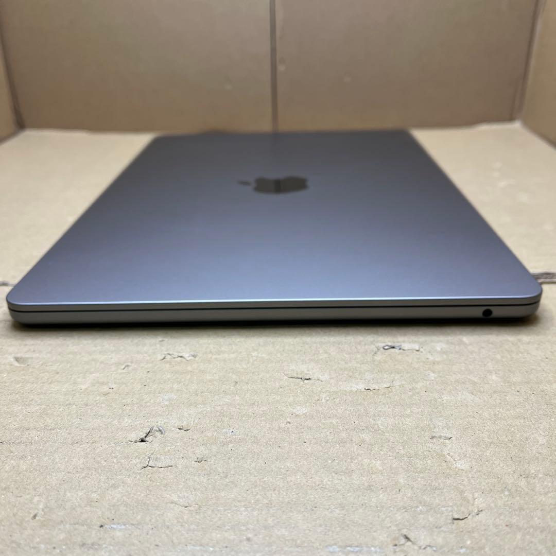 Apple MacBook Air M2 2022 13インチ　スペースグレイ