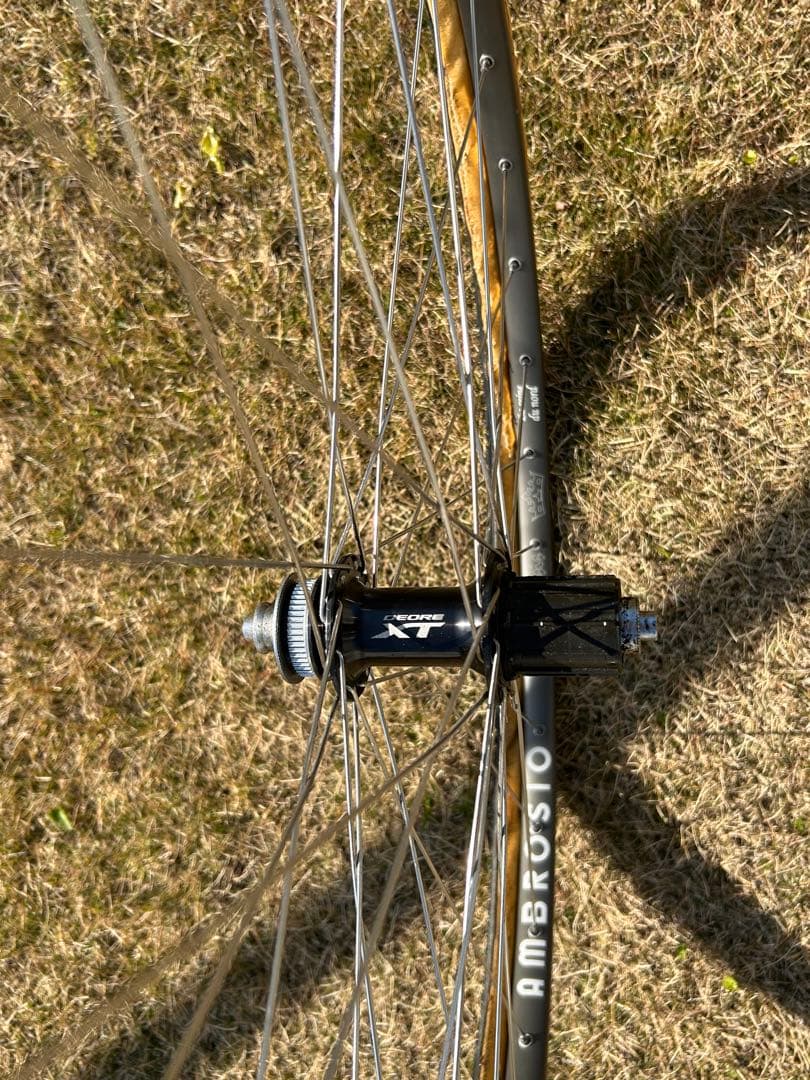 シクロ　AMBROSIO ネメシス チューブラー ディスク仕様　ハブXT