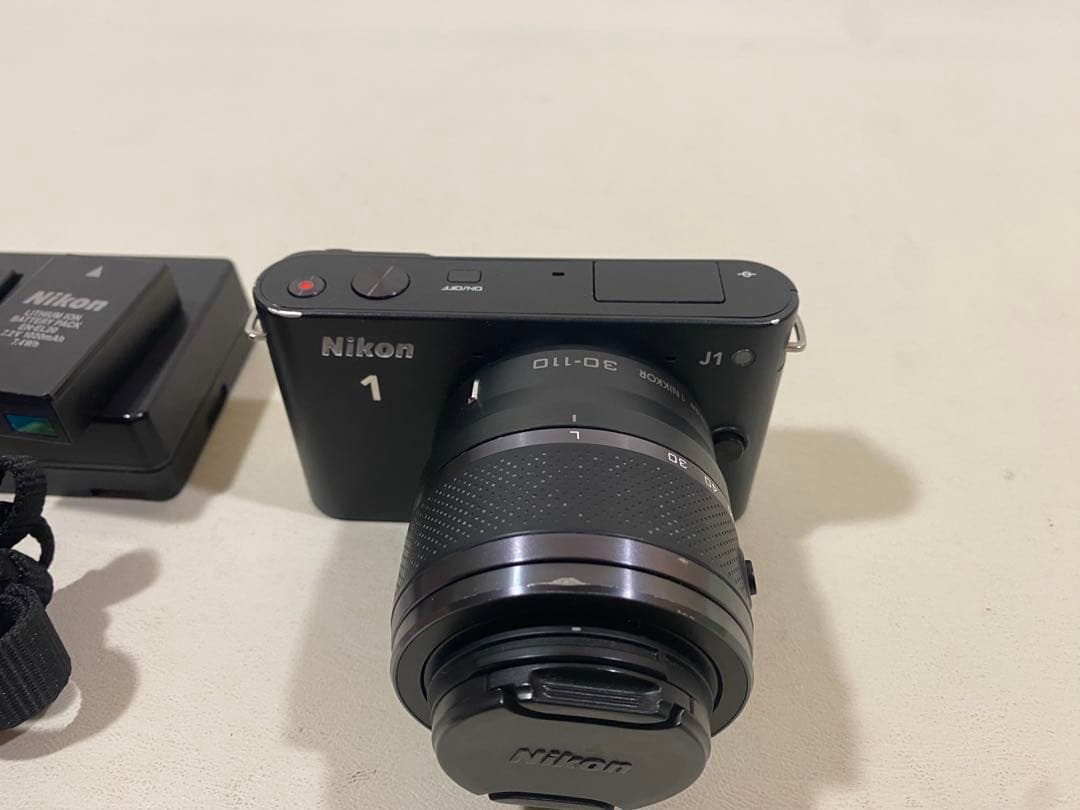 Nikon 1 J1 コンパクトデジタルカメラ