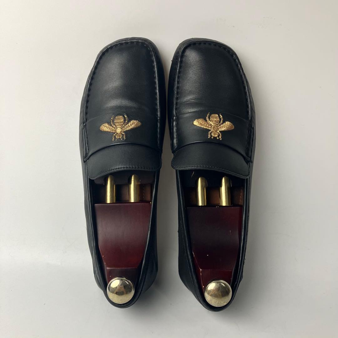 【良品】GUCCI スクエアトゥ　ドライビング　ローファー　蜂　刺繍　25.5黒
