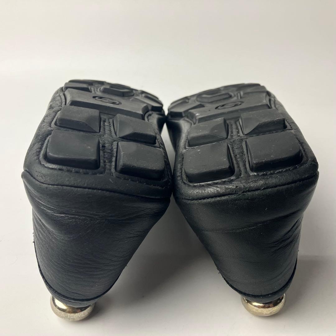 【良品】GUCCI スクエアトゥ　ドライビング　ローファー　蜂　刺繍　25.5黒