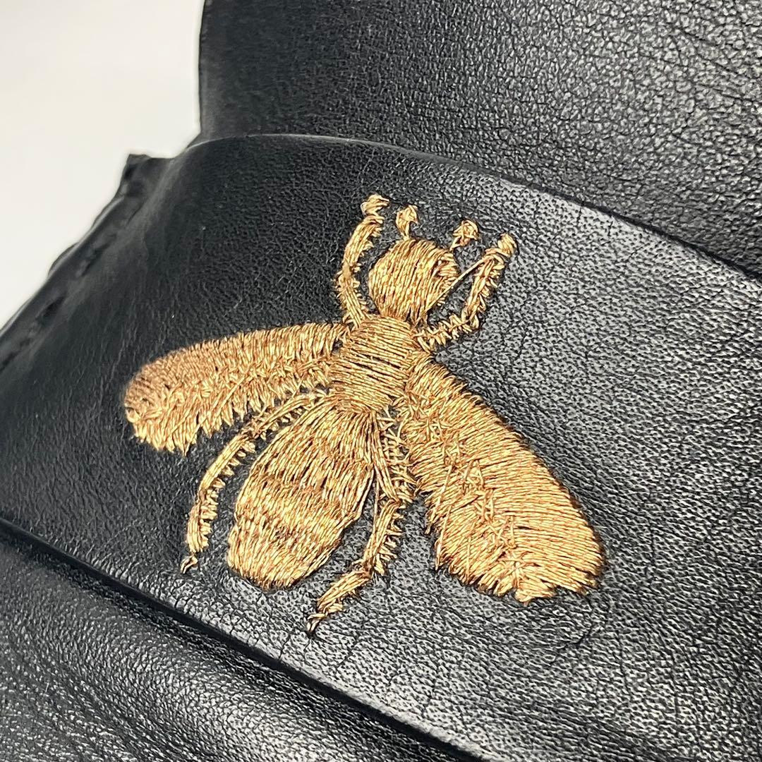 【良品】GUCCI スクエアトゥ　ドライビング　ローファー　蜂　刺繍　25.5黒