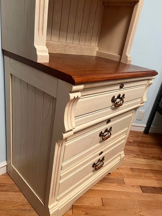 Lexington社の飾り棚、本棚①