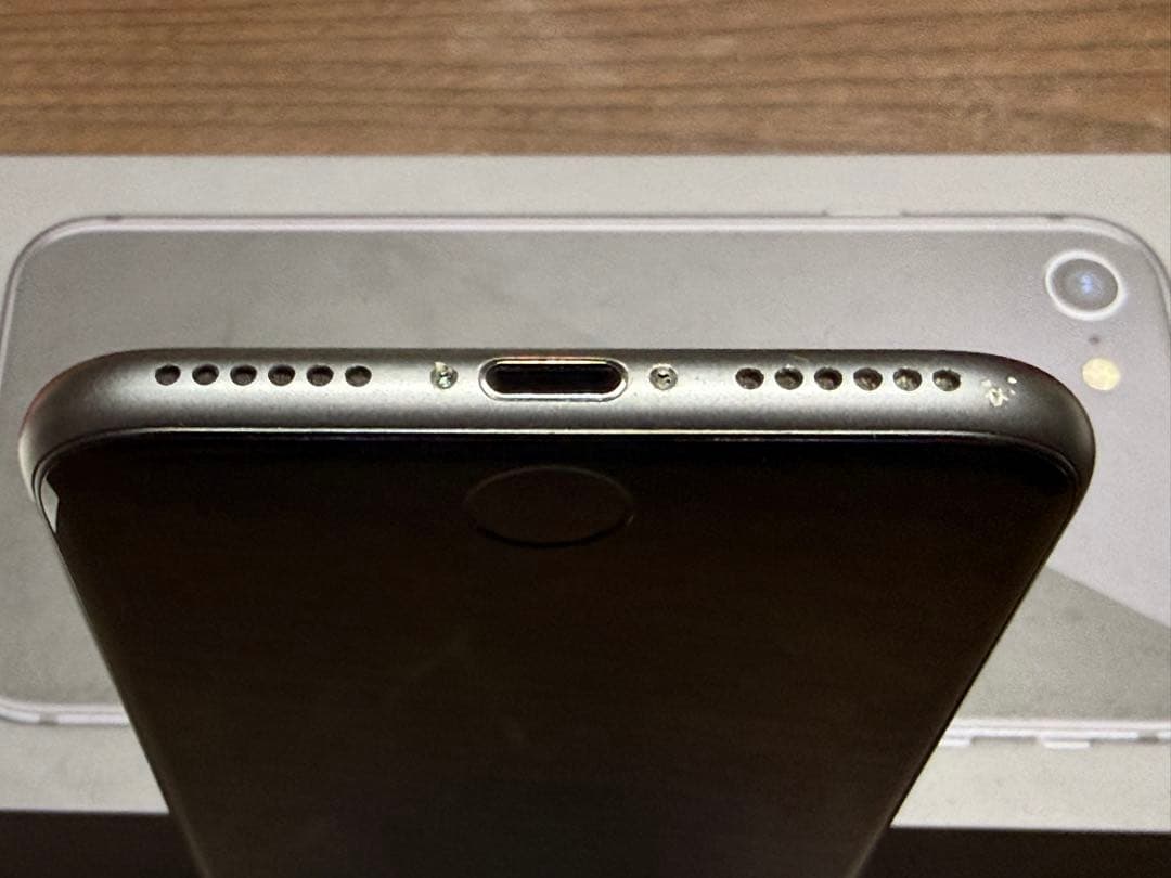 iPhone 8 箱あり・付属品無し SiMフリー