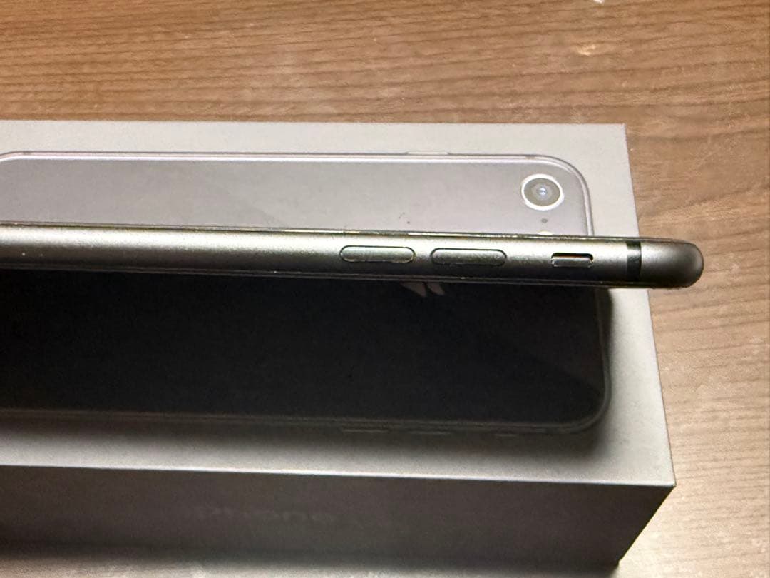 iPhone 8 箱あり・付属品無し SiMフリー