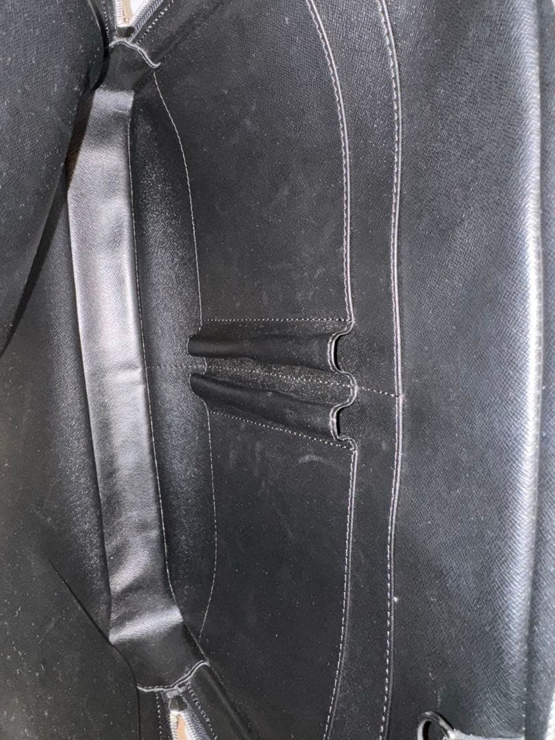 ルイ・ヴィトン バッグ エピ ポルトドキュマンヴォワヤージュ M59162