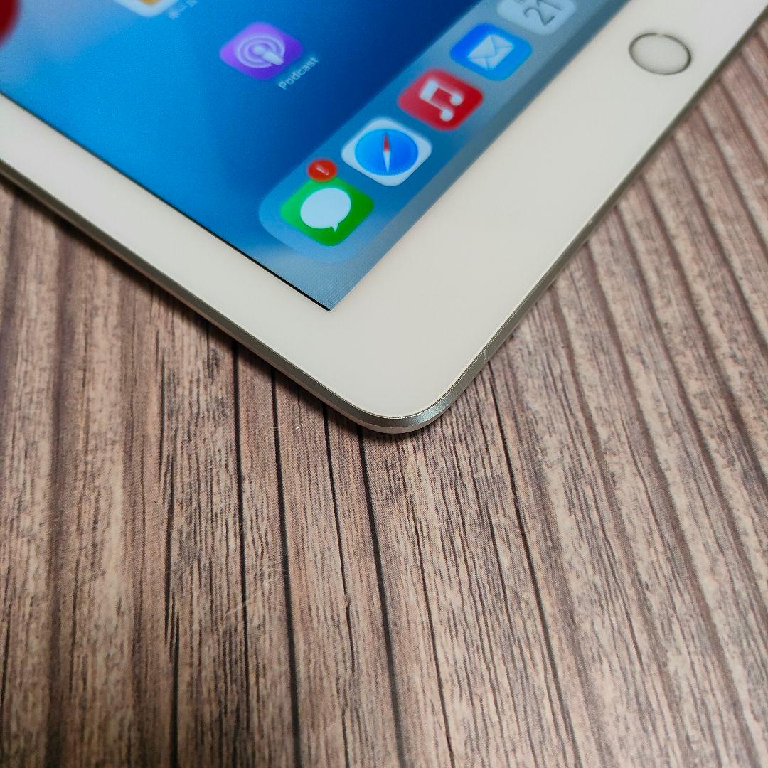 Apple iPad 第6世代 32GB SIMフリー シルバー