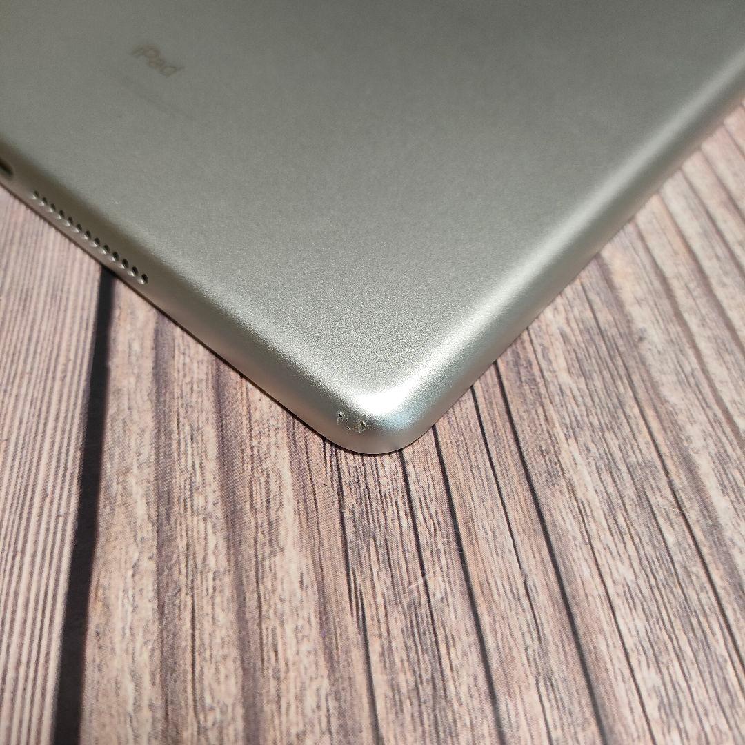 Apple iPad 第6世代 32GB SIMフリー シルバー