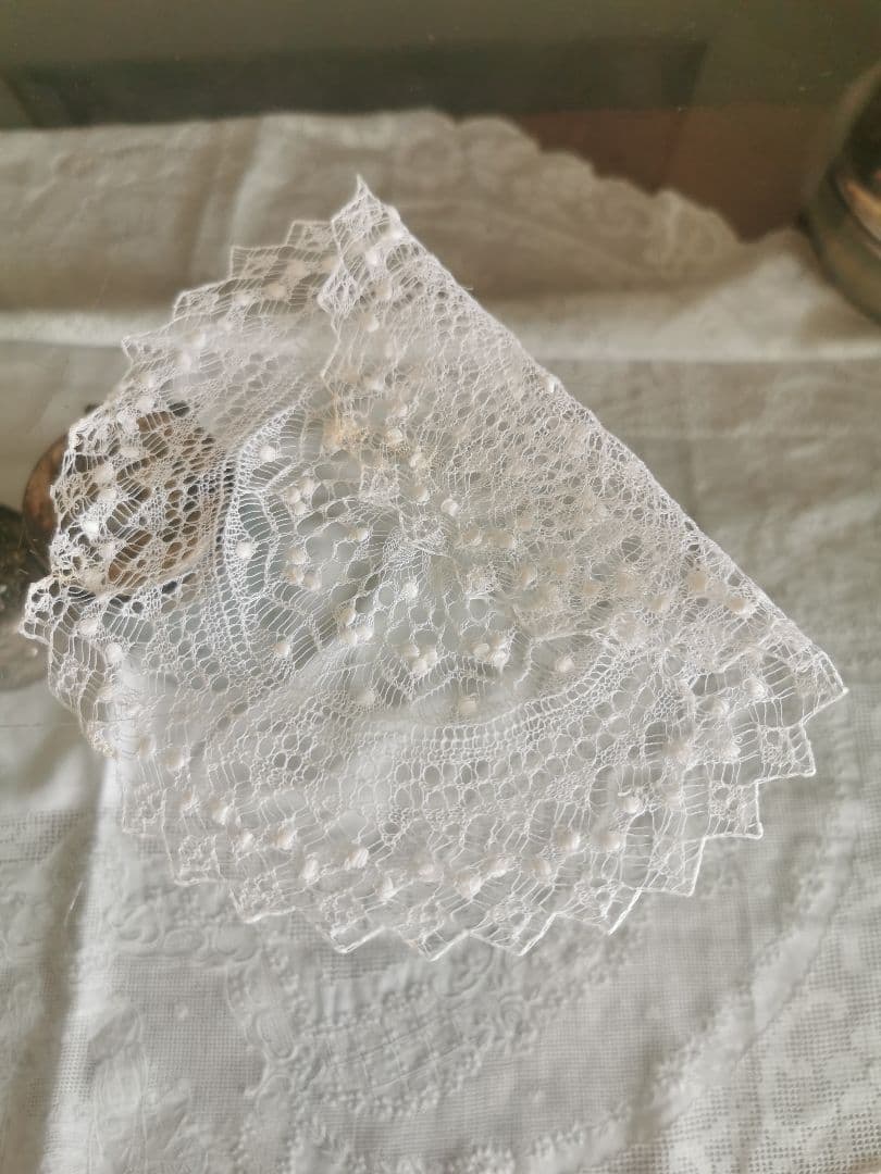 アンティーク ポルトガル レアなアゾレスレース極細糸ドイリー ふわふわの淡雪