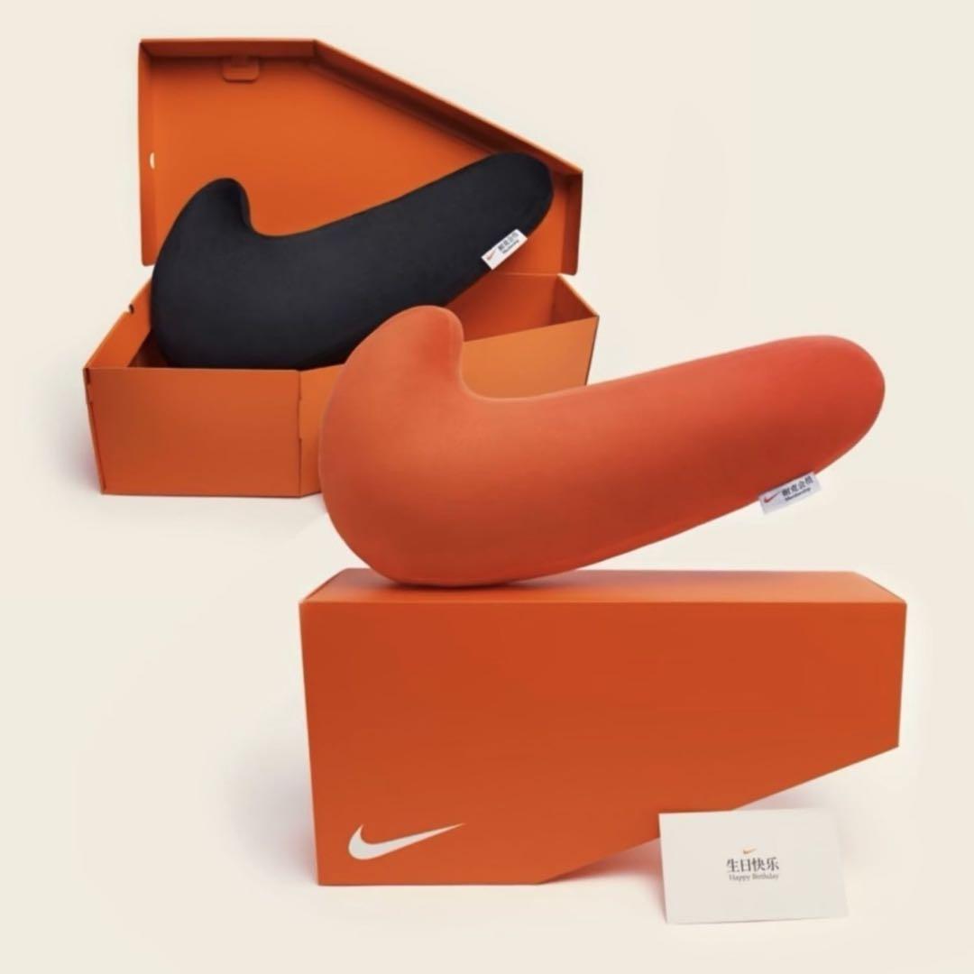 ナイキ　クッション　日本未発売　スウォッシュ