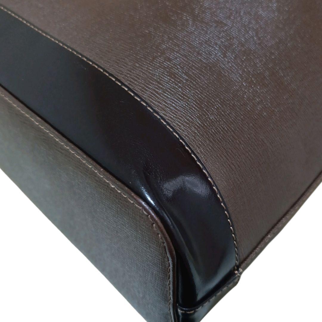 ✨BURBERRY 裏地ノバチェック サフィアーノレザー ハンドバッグ