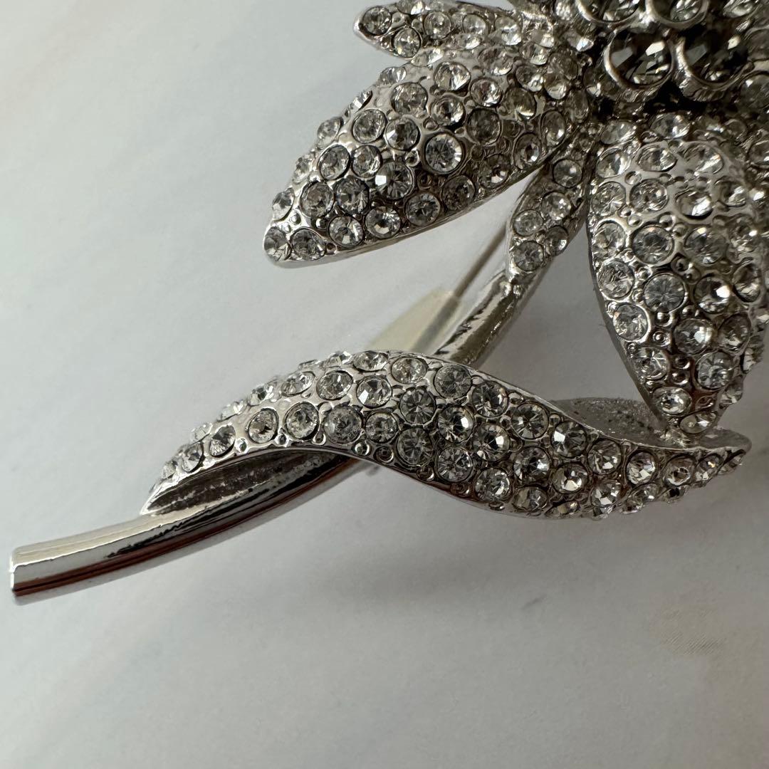 【フォクシー FOXEY】シャイニー フラワーラインストー ブローチ シルバー