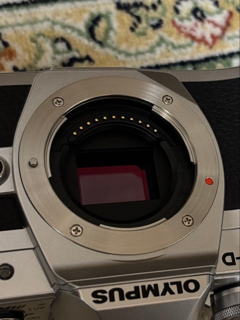 OLYMPUS E-M10 Mark IV ダブルレンズキット　カメラ　一眼