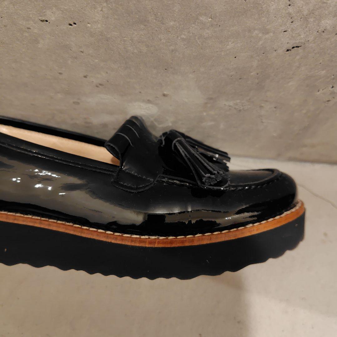 BONTRE 厚底キルトタッセルエナメルローファー ブラック 24.5cm