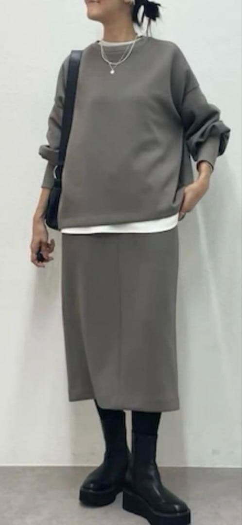 新品タグ付き　ビアズリー ダンボールパフトレーナー セットアップ プレゼント付き