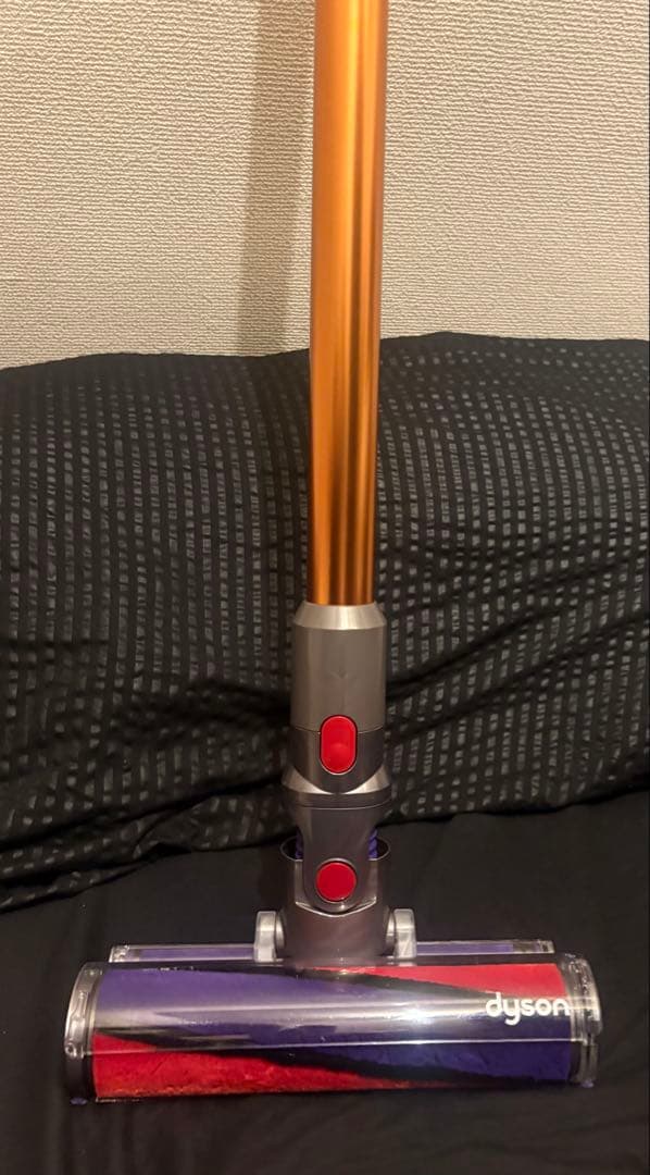 美品！洗浄済みだから、すぐ使えます！ガンメタリックの#ダイソン#V7セット