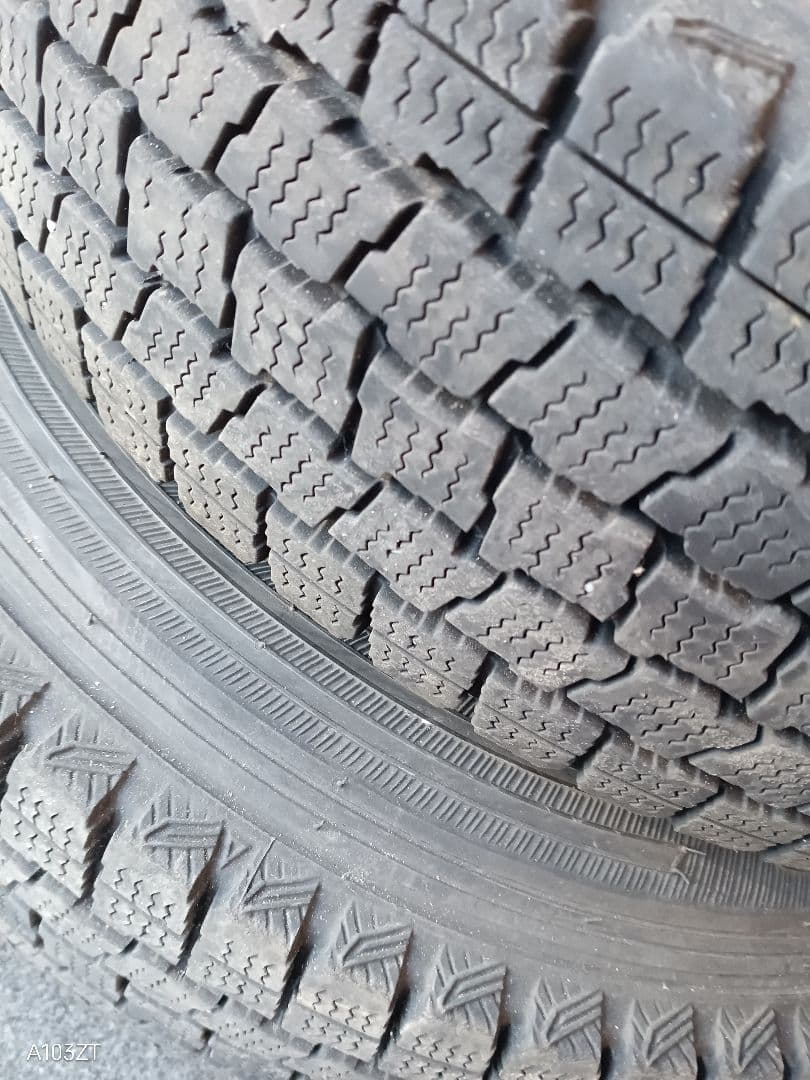 送料無料　匿名　冬仕様　※2本※　12インチ　 スタッドレスタイヤ