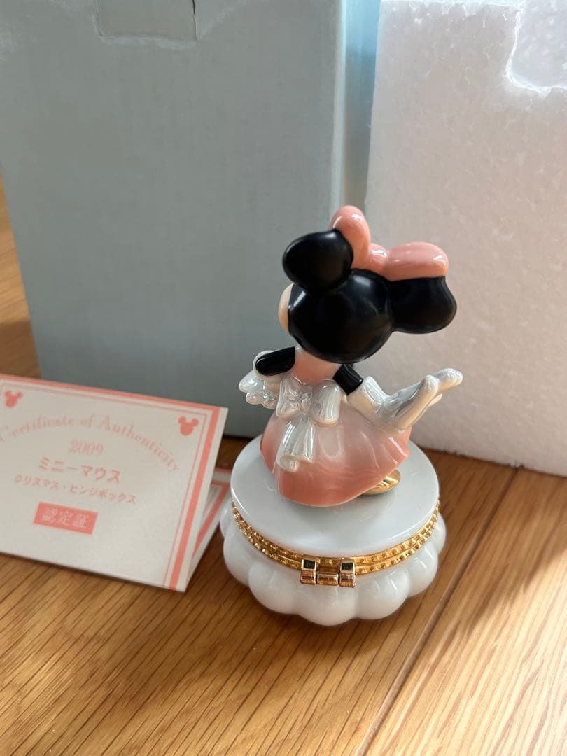 【レア】希少　クリスマス　ヒンジボックス　ミニーマウス　陶器　小物入れ