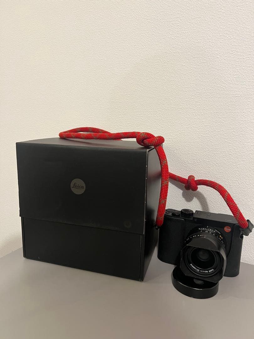 Leica Q コンパクトデジタルカメラ
