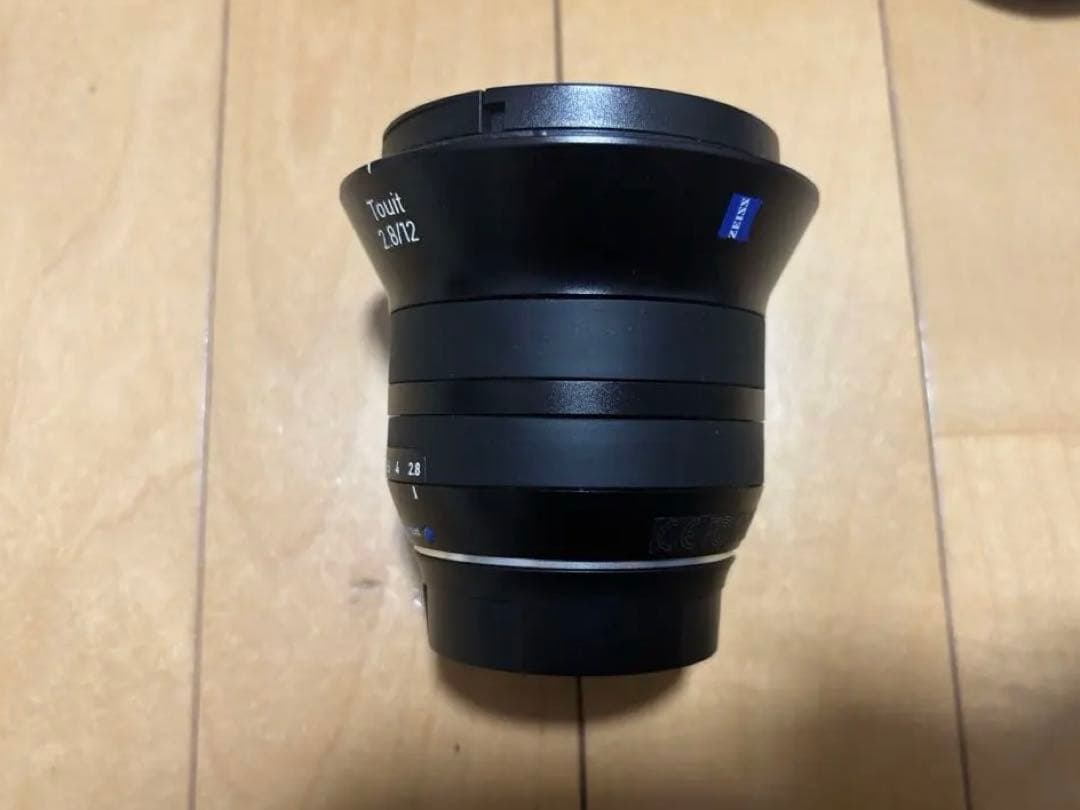 カールツァイス　xマウント12mm F2.8 単焦点レンズ