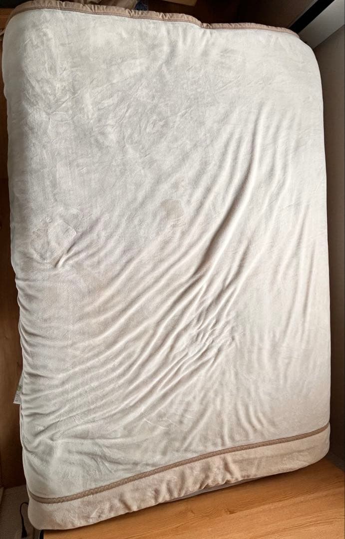 【弓やん】布団類4品+ベージュ毛布+サングラス計６点