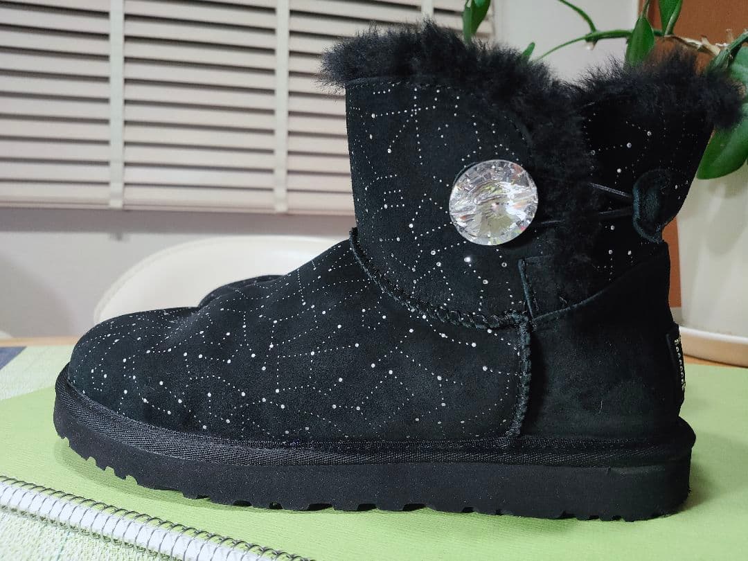 UGG アグ スワロフスキー 天体モチーフ 星座 ショートブーツ