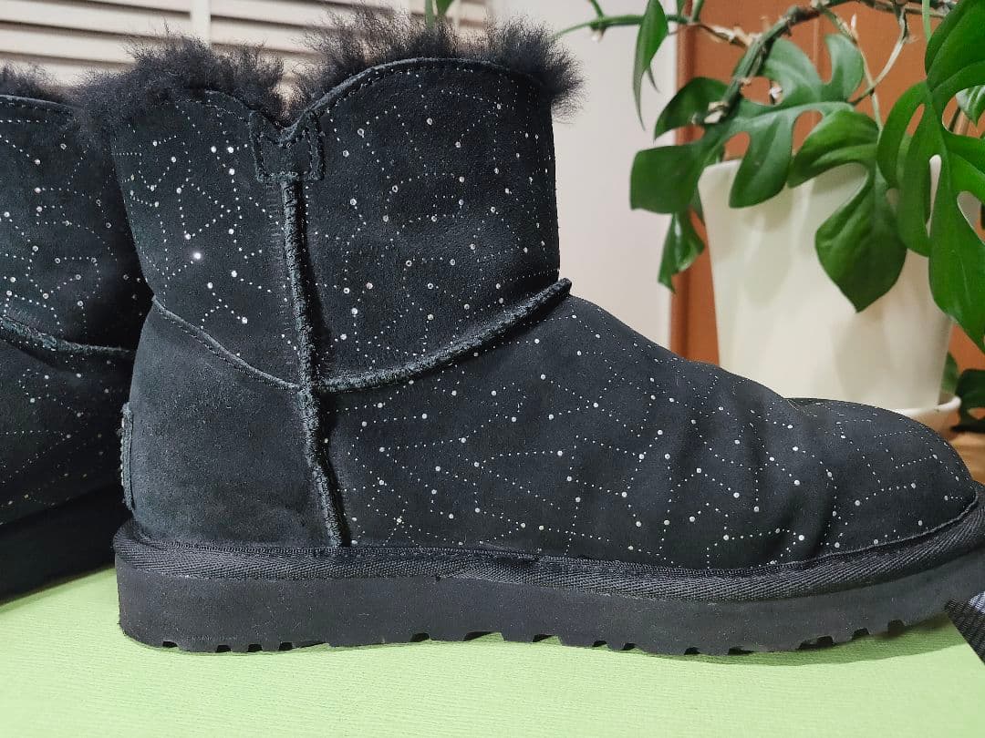 UGG アグ スワロフスキー 天体モチーフ 星座 ショートブーツ