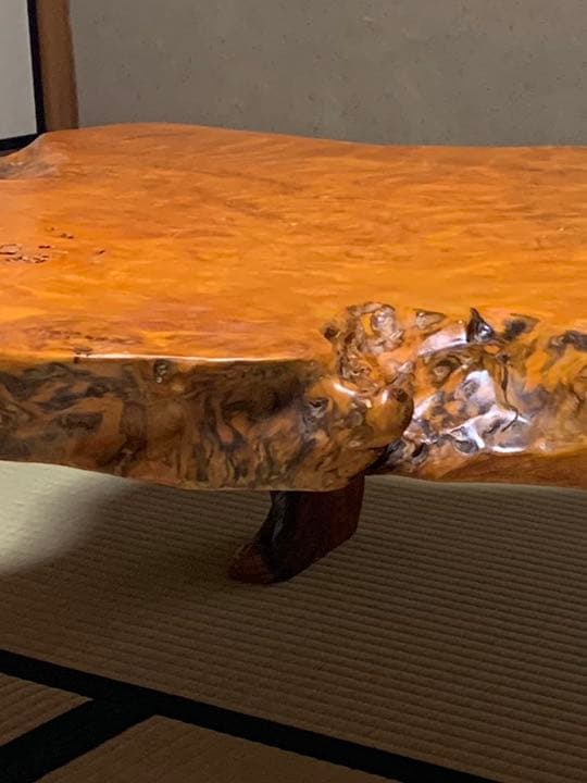 天然木　無垢　欅のテーブル