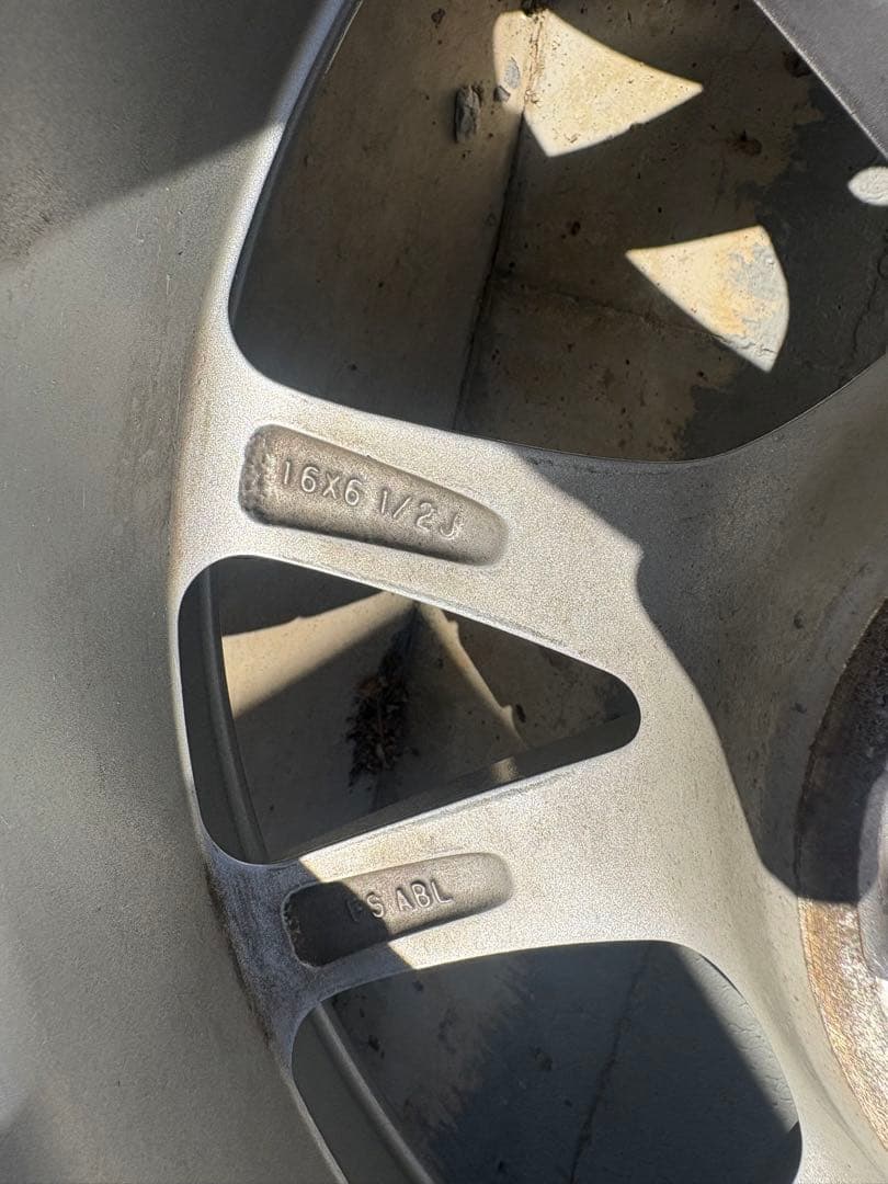 プリウスアルファ純正アルミ、スタッドレス　1本