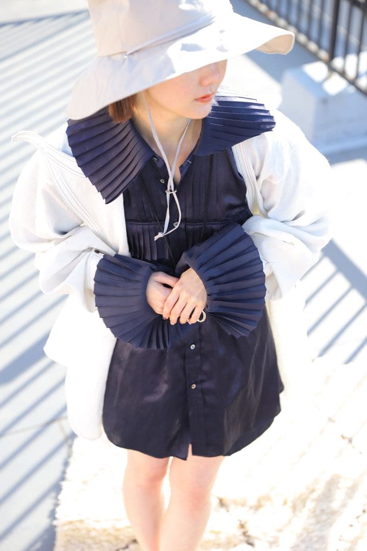 JUNMIKAMI コットンシルク　フリルシャツ　ネイビー