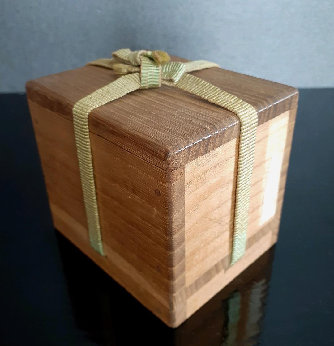 【名品】江戸末期～明治時代　古九谷　青手古九谷　扇形　壺運びの図　香合　茶道具