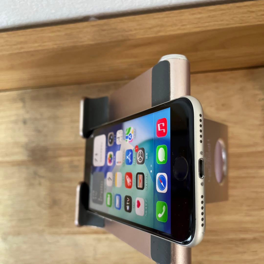 バッテリー新品100%！iPhoneSE3 3世代64G SIMフリー