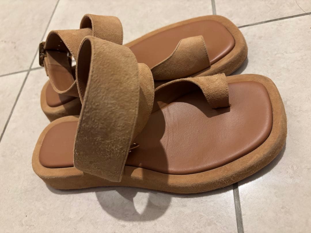 美品！アパルトモン　ジア ボルギーニ】 SUEDE ANKLE STRAP