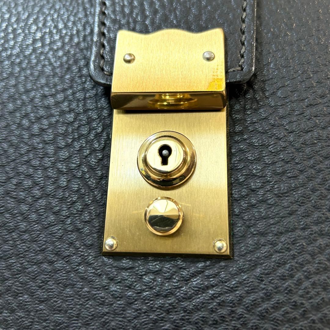 GINZA TANIZAWA 銀座タニザワ ダレスバッグ 本革 真鍮錠前付き 黒