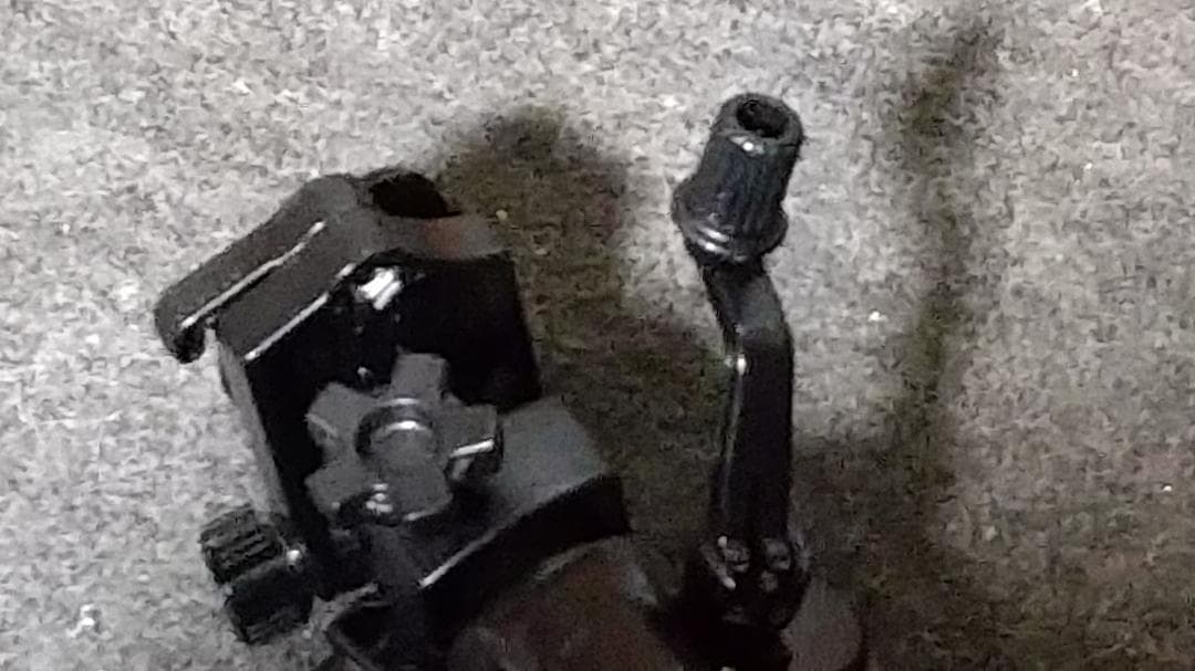 ソニーHDR-CX550 三脚セット バッテリー残量なく未確認の為、現状品