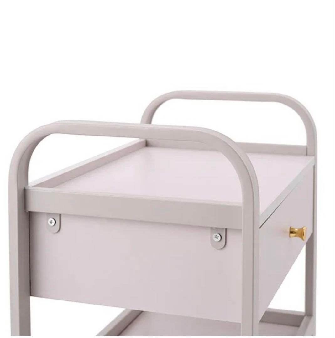 ピンクの金属製3段収納ワゴン