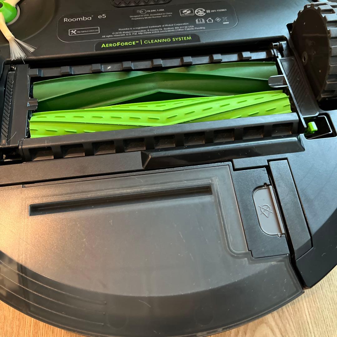 iRobot Roomba ルンバ　e5 ロボット掃除機 本体、箱付き