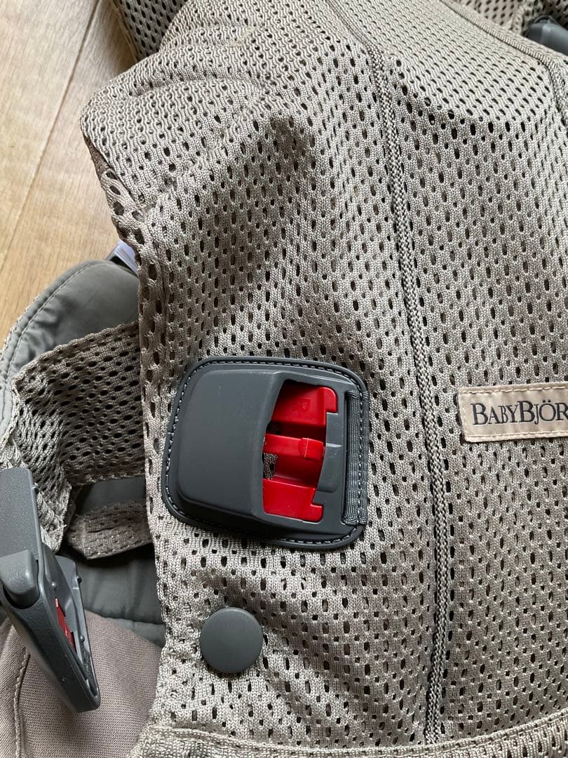 美品 ベビービョルン ワンカイエアー グレーベージュ 抱っこ紐