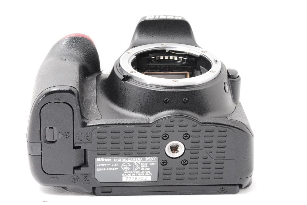 Nikon D5300 Wi-Fi機能搭載でスマホ転送可能！画面反転で自撮り♪