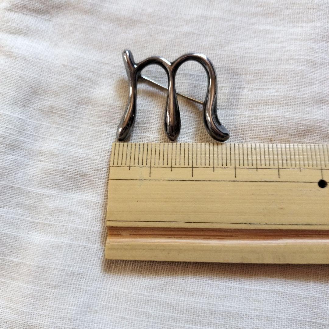 ティファニー　イニシャルブローチ　M ラージ925